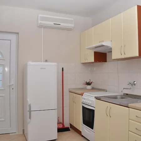Apartments Marjan アパート